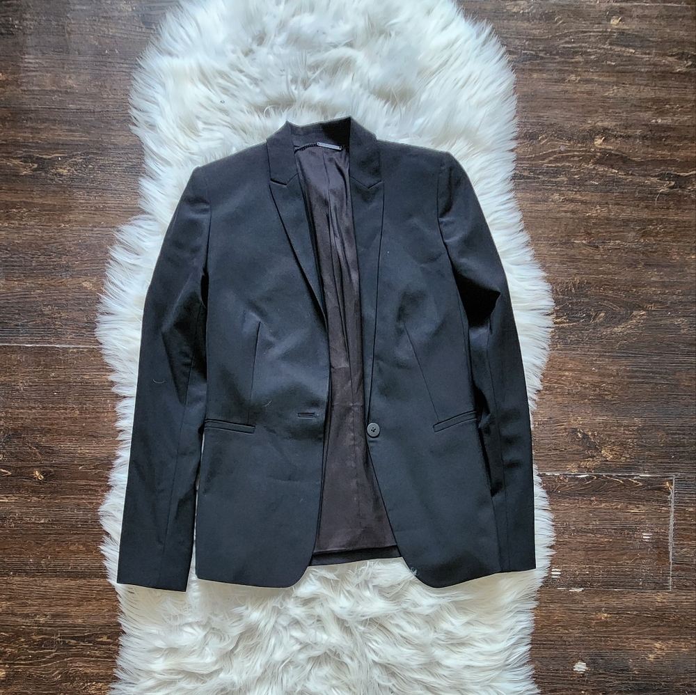 Elie Tahari Black Blazer